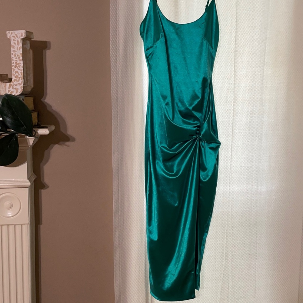 Satin, High Slit Dress 💚